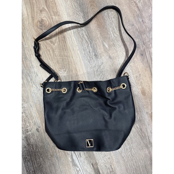 Victoria's Secret Handbags - Victoria's Secret Black Pebbled Faux Leather Chain Drawstring Bucket Bag